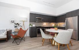 8 dormitorio piso en Etobicoke, Canadá. C$947 000