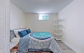 9 dormitorio casa de pueblo en Scarborough, Canadá. C$1 717 000