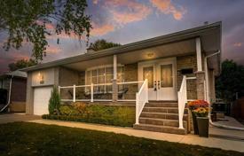 Casa de pueblo – Etobicoke, Toronto, Ontario,  Canadá. C$1 346 000