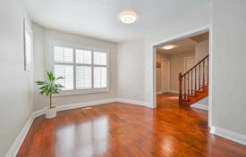 6 dormitorio casa de pueblo en Scarborough, Canadá. C$1 319 000