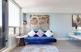 4 dormitorio piso en North York, Canadá. C$738 000