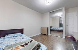 6 dormitorio piso en Etobicoke, Canadá. C$709 000