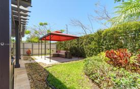 5 dormitorio villa 235 m² en South Miami, Estados Unidos. $898 000