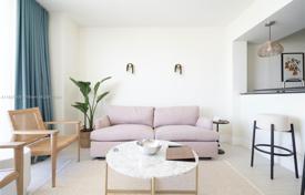 1-dormitorio apartamentos en condominio 64 m² en Collins Avenue, Estados Unidos. $739 000