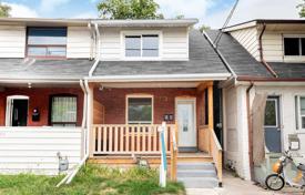 3 dormitorio adosado en Woodbine Avenue, Canadá. C$1 064 000