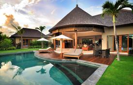 Villa – Kerobokan Kelod, Badung, Indonesia. 1 930 €  por semana