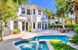 Villa – Aventura, Florida, Estados Unidos. 1 352 000 €