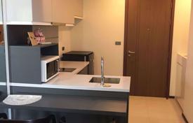 1-dormitorio apartamentos en condominio en Khlong Toei, Tailandia. $139 000