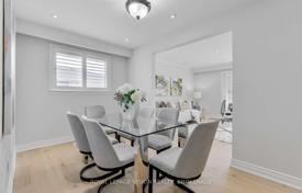 9 dormitorio casa de pueblo en Scarborough, Canadá. C$1 277 000