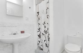 4 dormitorio casa de pueblo 294 m² en Miami, Estados Unidos. $1 395 000