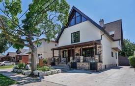 Casa de pueblo – Etobicoke, Toronto, Ontario,  Canadá. C$1 918 000