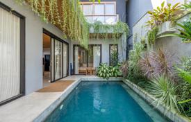 5 dormitorio villa 290 m² en Batu Bolong Beach, Indonesia. $274 000