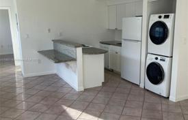 2-dormitorio apartamentos en condominio 63 m² en Miami Beach, Estados Unidos. $320 000