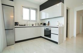 3 dormitorio piso en Limassol (city), Chipre. 450 000 €