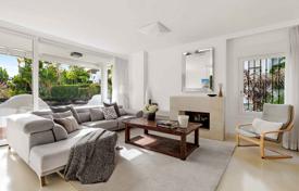 2 dormitorio adosado 271 m² en Marbella, España. 1 395 000 €