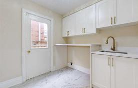 7 dormitorio casa de pueblo en Scarborough, Canadá. C$2 501 000
