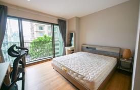 1-dormitorio apartamentos en condominio en Watthana, Tailandia. $215 000