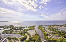 Piso – Lake Shore Boulevard West, Etobicoke, Toronto,  Ontario,   Canadá. C$923 000