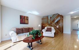10 dormitorio casa de pueblo en Etobicoke, Canadá. C$1 249 000