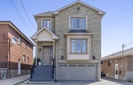 Casa de pueblo – Etobicoke, Toronto, Ontario,  Canadá. C$1 733 000
