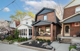 Casa de pueblo – Woodbine Avenue, Toronto, Ontario,  Canadá. C$2 161 000
