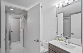 2 dormitorio piso en Lake Shore Boulevard West, Canadá. C$894 000