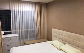 1-dormitorio apartamentos en condominio en Huai Khwang, Tailandia. $127 000