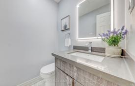 11 dormitorio casa de pueblo en Scarborough, Canadá. C$1 312 000