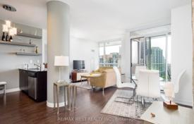 3 dormitorio piso en Dundas Street West, Canadá. C$926 000