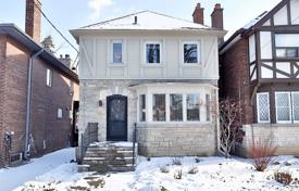 Casa de pueblo – East York, Toronto, Ontario,  Canadá. C$2 041 000