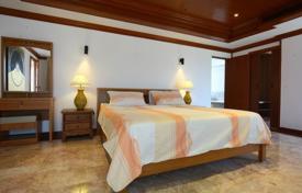 Villa – Surin Beach, Choeng Thale, Thalang,  Phuket,   Tailandia. $1 900  por semana