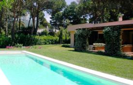 Villa – Punta Ala, Toscana, Italia. 15 500 €  por semana