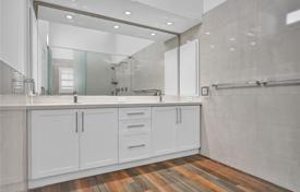3 dormitorio casa de pueblo 202 m² en Miami, Estados Unidos. $950 000