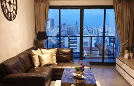 2-dormitorio apartamentos en condominio en Watthana, Tailandia. $541 000