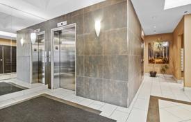 4 dormitorio piso en North York, Canadá. C$960 000