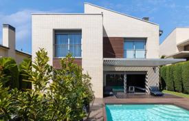 6 dormitorio casa de pueblo 386 m² en Vilassar de Dalt, España. 1 320 000 €