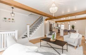 7 dormitorio casa de pueblo en Etobicoke, Canadá. C$1 294 000