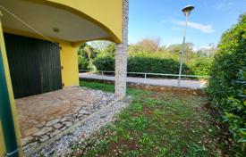 2 dormitorio piso 50 m² en Umag, Croacia. 232 000 €