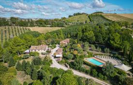 30 dormitorio finca rústica 553 m² en Fermo, Italia. 1 100 000 €