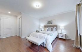 5 dormitorio casa de pueblo en Scarborough, Canadá. C$1 557 000