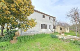 8 dormitorio casa de pueblo 370 m² en Pula, Croacia. 490 000 €