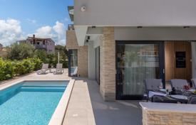 4 dormitorio casa de pueblo 345 m² en Zadar County, Croacia. 1 400 000 €