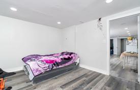 8 dormitorio casa de pueblo en Scarborough, Canadá. C$1 414 000