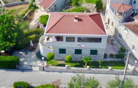 3 dormitorio villa 200 m² en Slano, Croacia. Price on request