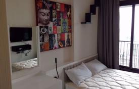 1-dormitorio apartamentos en condominio en Khlong Toei, Tailandia. $135 000