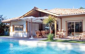Villa – Nueva Aquitania, Francia. 3 900 €  por semana
