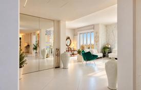3 dormitorio piso en Milán, Italia. 3 000 €  por semana
