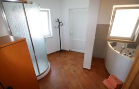 8 dormitorio casa de pueblo 410 m² en Primorje-Gorski Kotar County, Croacia. 1 500 000 €