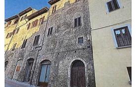 5 dormitorio piso 350 m² en San Gimignano, Italia. 790 000 €