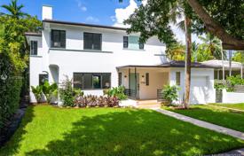 Chalet – Pine Tree Drive, Miami Beach, Florida,  Estados Unidos. $1 395 000
